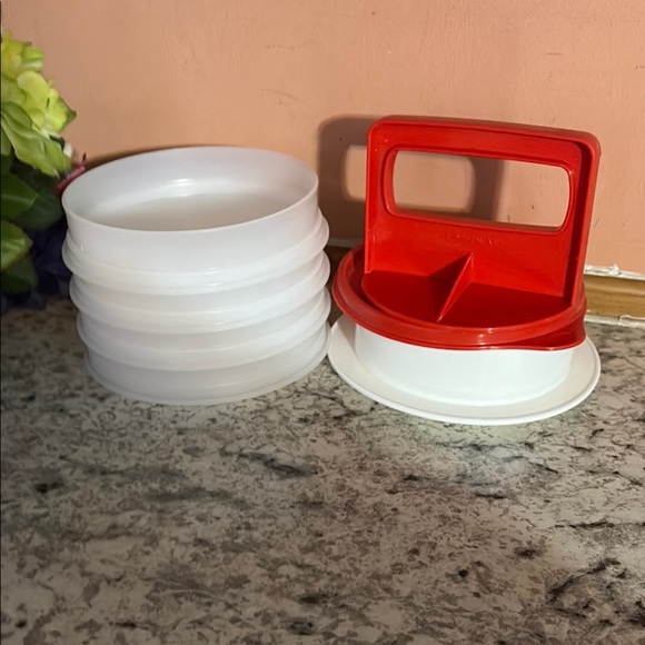 Red and White Plastic Food Storage Container - Picture 4 of 5